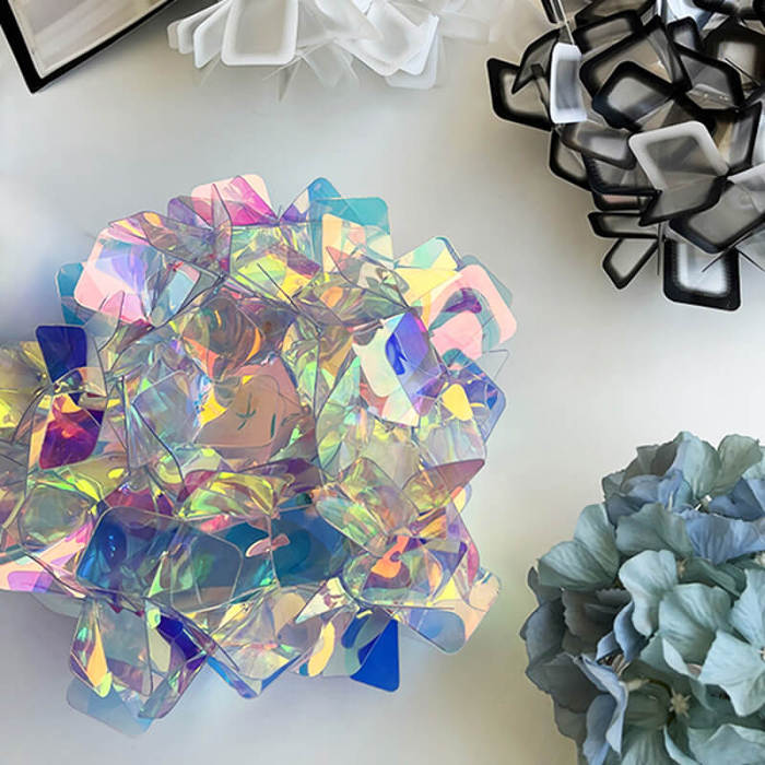 Romantic Petal Table Lamp