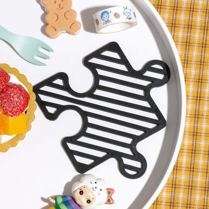 PuzzleMats Modular Jigsaw Insulation Pads by Veasoon