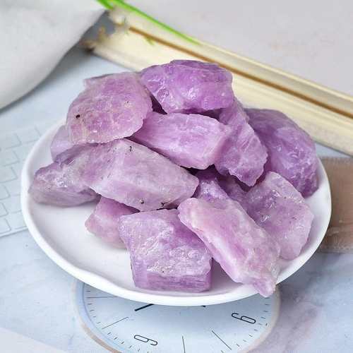 Purple Kunzite Raw Stone by Veasoon