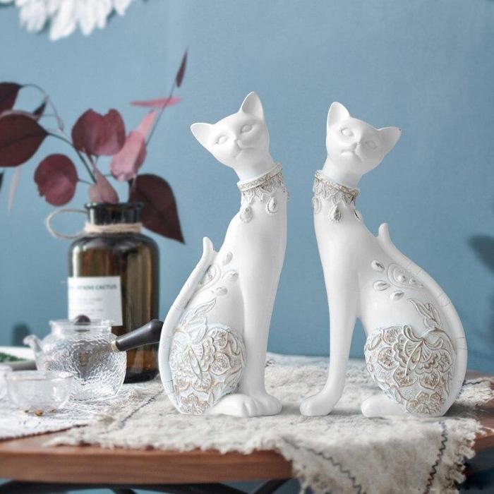 Resin Cat Figurines by Veasoon