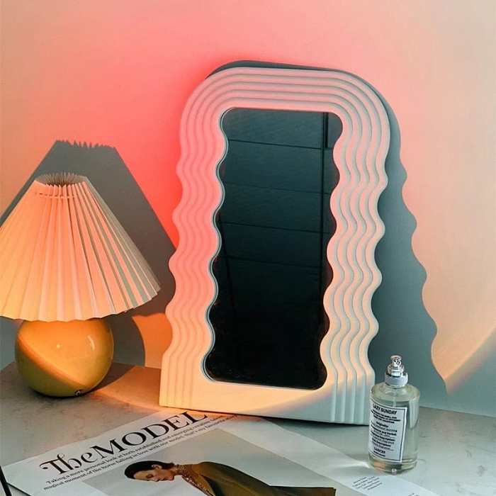 Wavy Mirror by Veasoon