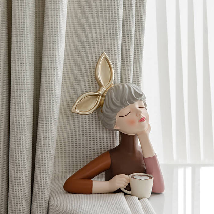 Elegant Girl Resin Decoration