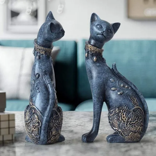 Resin Cat Figurines by Veasoon