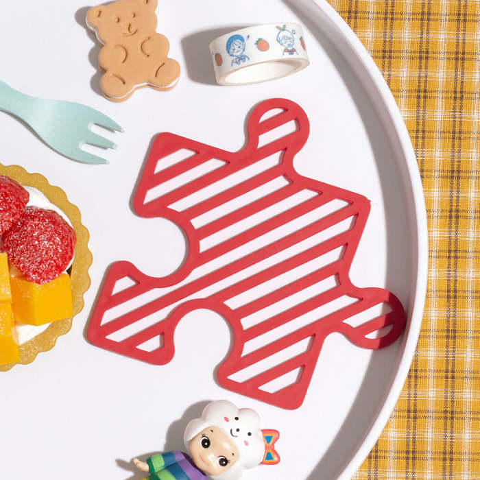 PuzzleMats Modular Jigsaw Insulation Pads by Veasoon