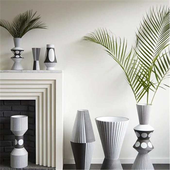 Black And White Irregular Vase by Veasoon
