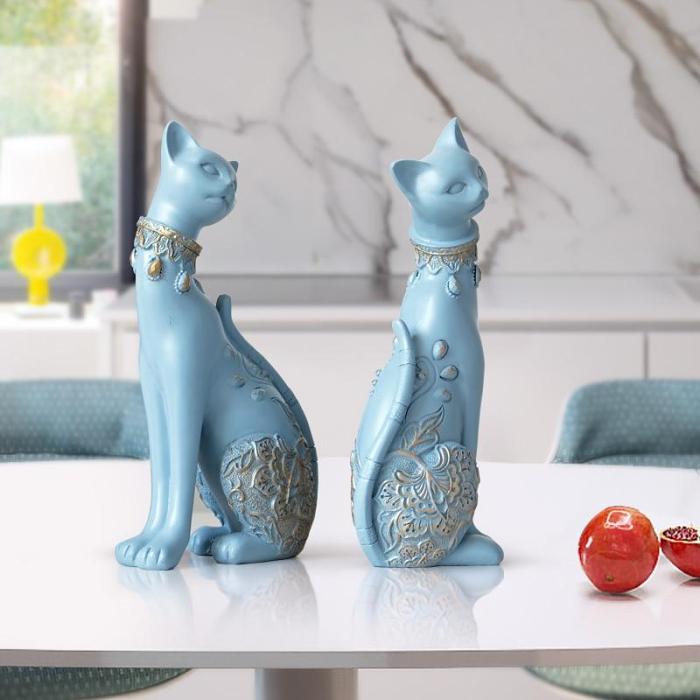 Resin Cat Figurines by Veasoon