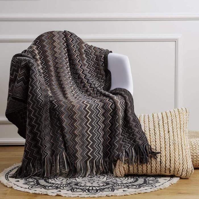 Geometric Pattern Throw Blanket by Veasoon