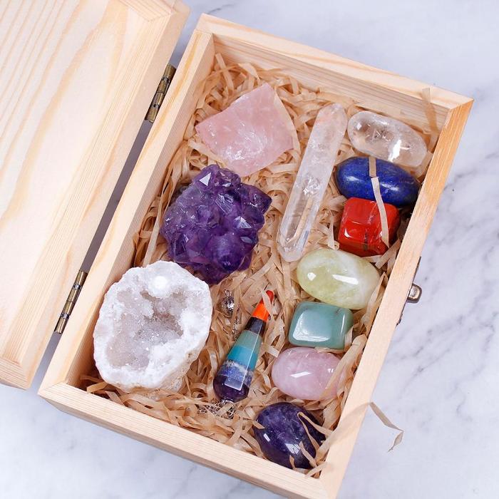 12 Healing Crystals in a Box by Veasoon