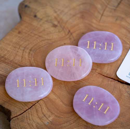 ROSE QUARTZ PALM STONE - 11:11 NUMEROLOGY LUCK STONE by Veasoon