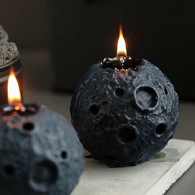 Black Moon Scented Candle by Veasoon