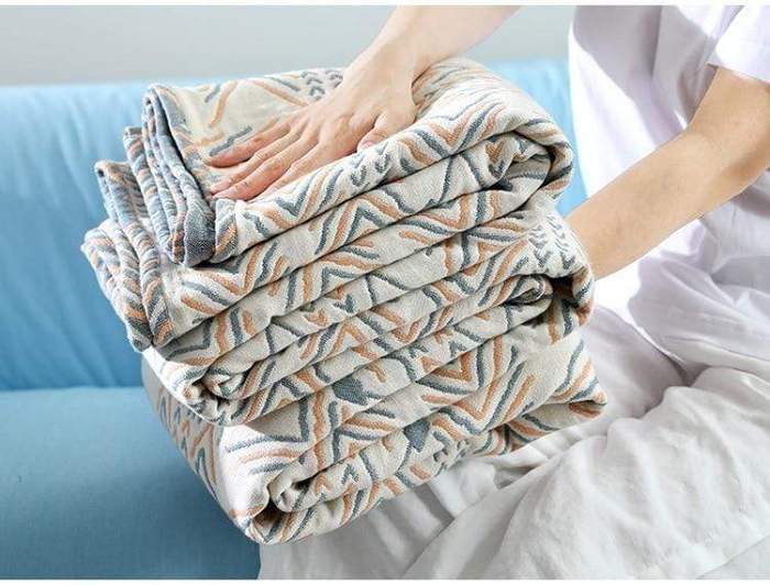 Chic Soft Throw Blanket by Veasoon