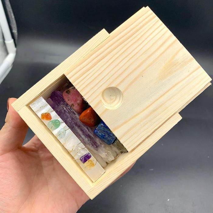 10 Healing Crystals In a Box by Veasoon