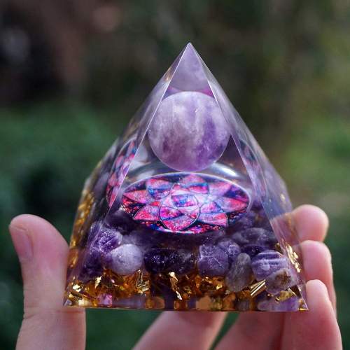 Natural Amethyst Orgonite Pyramid by Veasoon