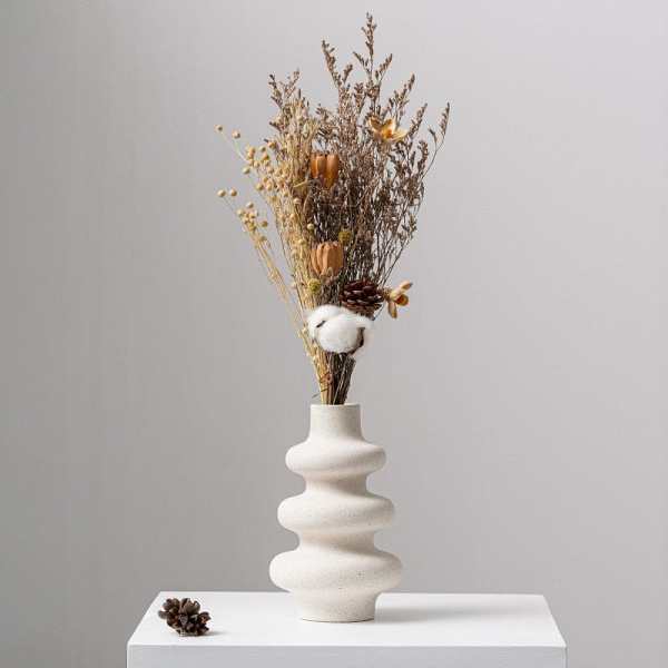 Ezra Nordic Vase by Veasoon