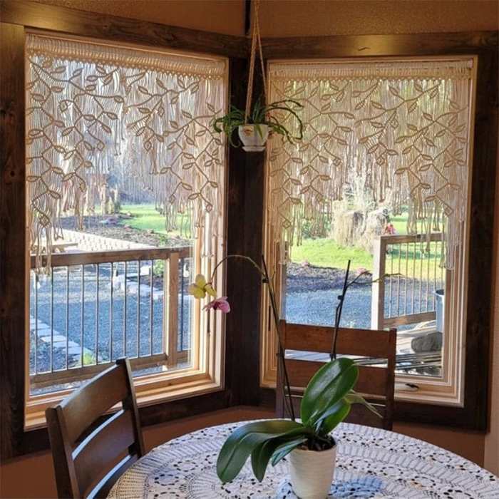 Macrame Leaf Curtain by Veasoon