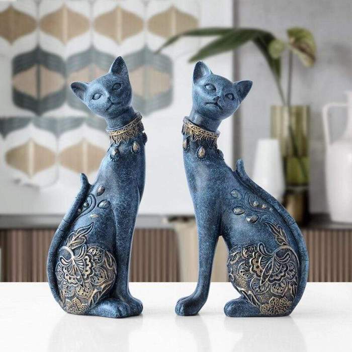 Resin Cat Figurines by Veasoon