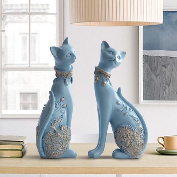 Resin Cat Figurines by Veasoon