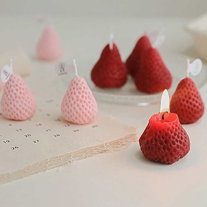 Strawberry Aromatic Candle by Veasoon