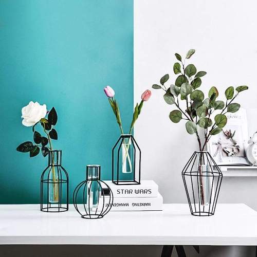 Geometric Nordic Iron Vases by Veasoon