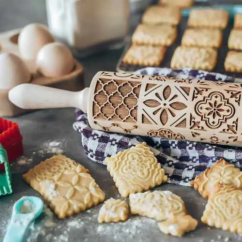 Festive Embossed Rolling Pin by Veasoon