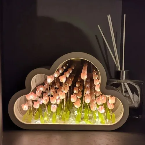 Tulip Mirror Lamp by Veasoon