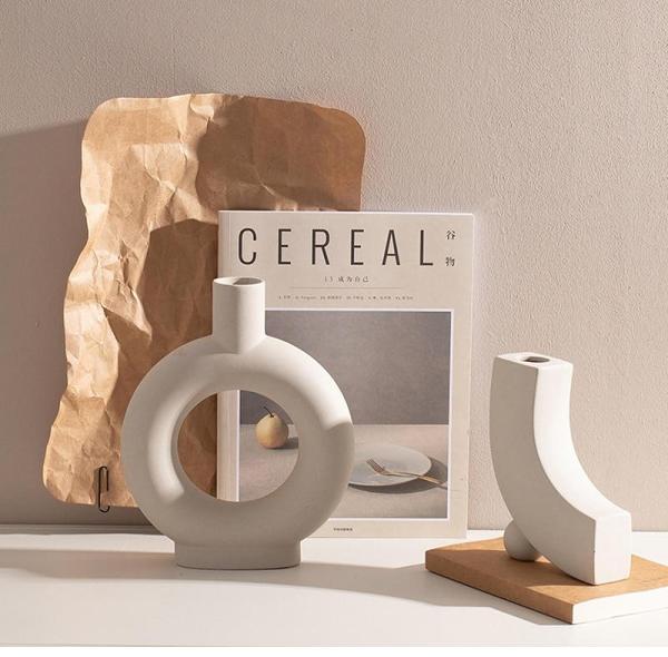 Minimalist White Flower Vases by Veasoon