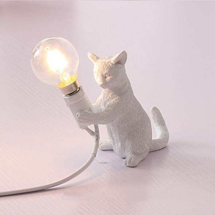Cat Statue Table Lamp by Veasoon