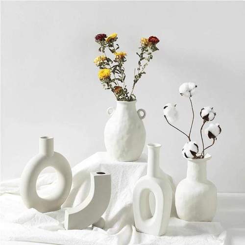 Minimalist White Flower Vases by Veasoon