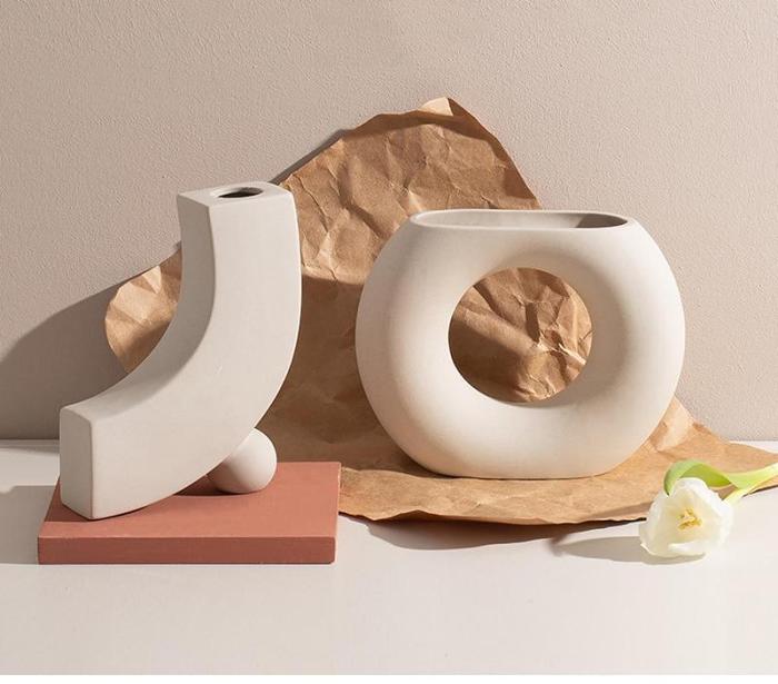 Minimalist White Flower Vases by Veasoon