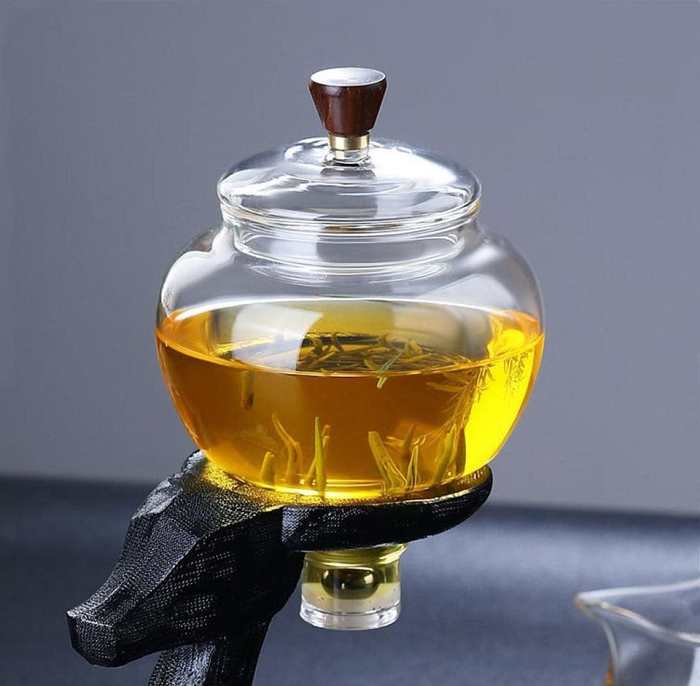 Elk Tea Infuser Pot by Veasoon