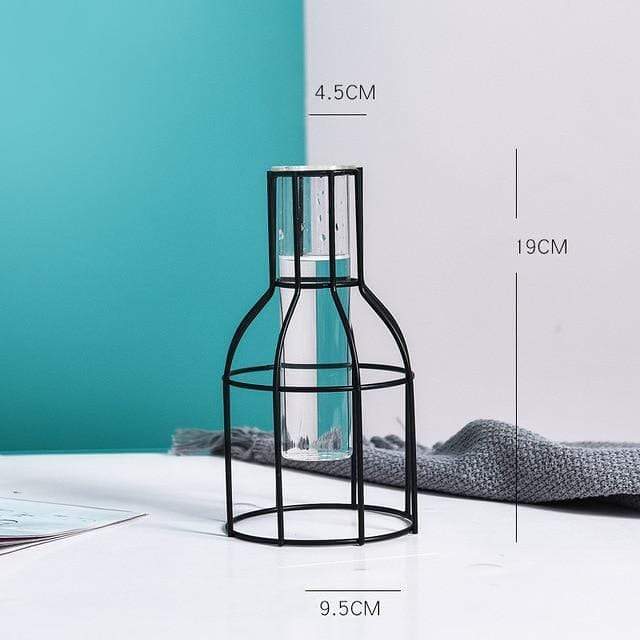 Geometric Nordic Iron Vases by Veasoon