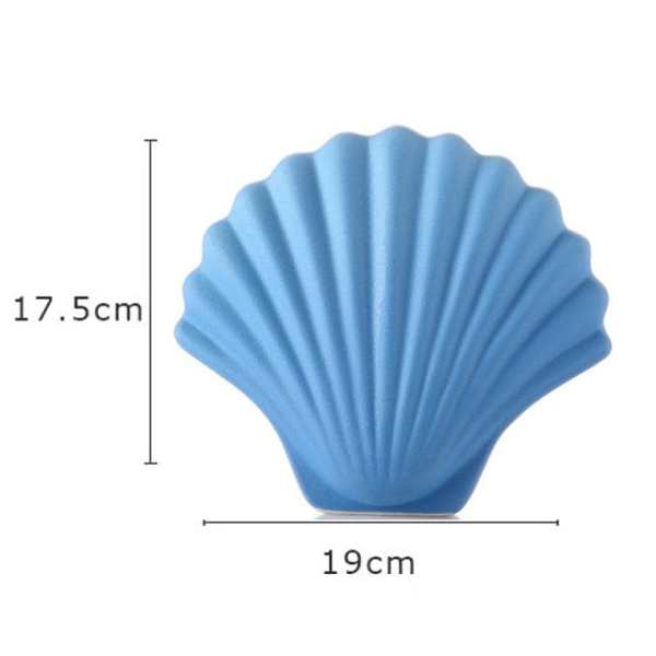 Shell Vase by Veasoon