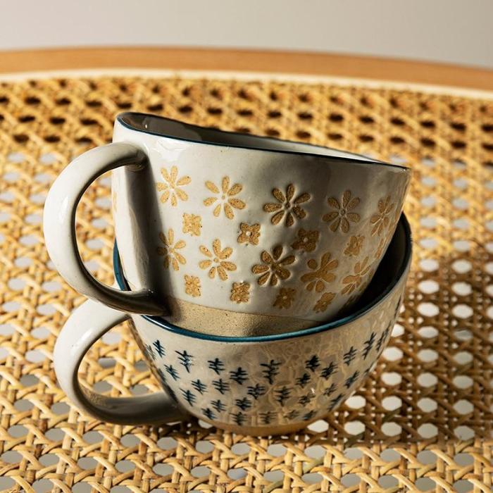 Vintage Ceramic Mugs by Veasoon