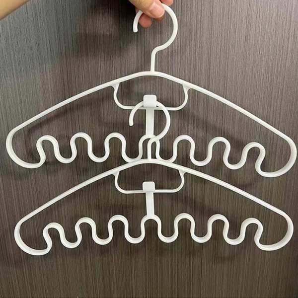 Wave Pattern Stackable Hanger