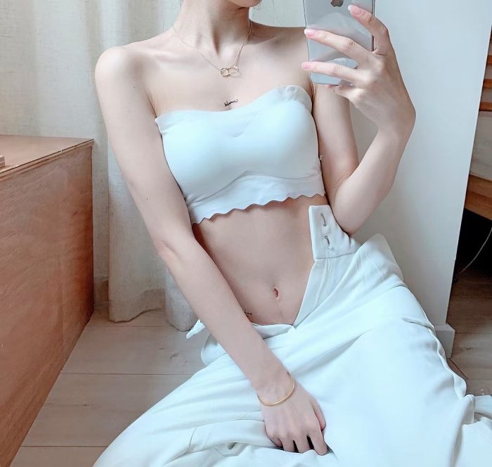 LAST DAY 49% OFF-Plus size Sexy Strapless Invisible Push Up Bra(Buy 1 Get 2 Free)