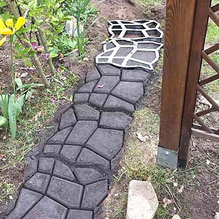 GARDEN PATH MAKER MOLD