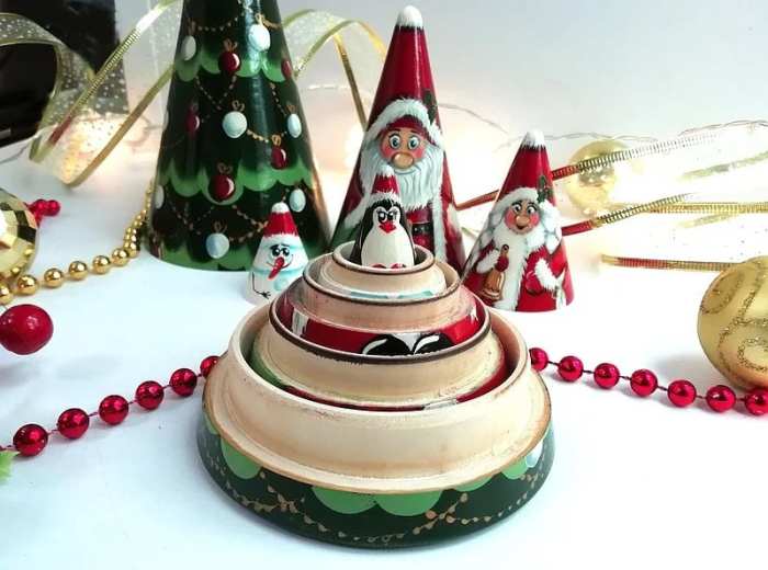 Handmade Scandinavian Gnome Wooden Nesting Dolls (5 pcs)