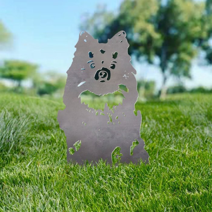 Spitz Metal Silhouette