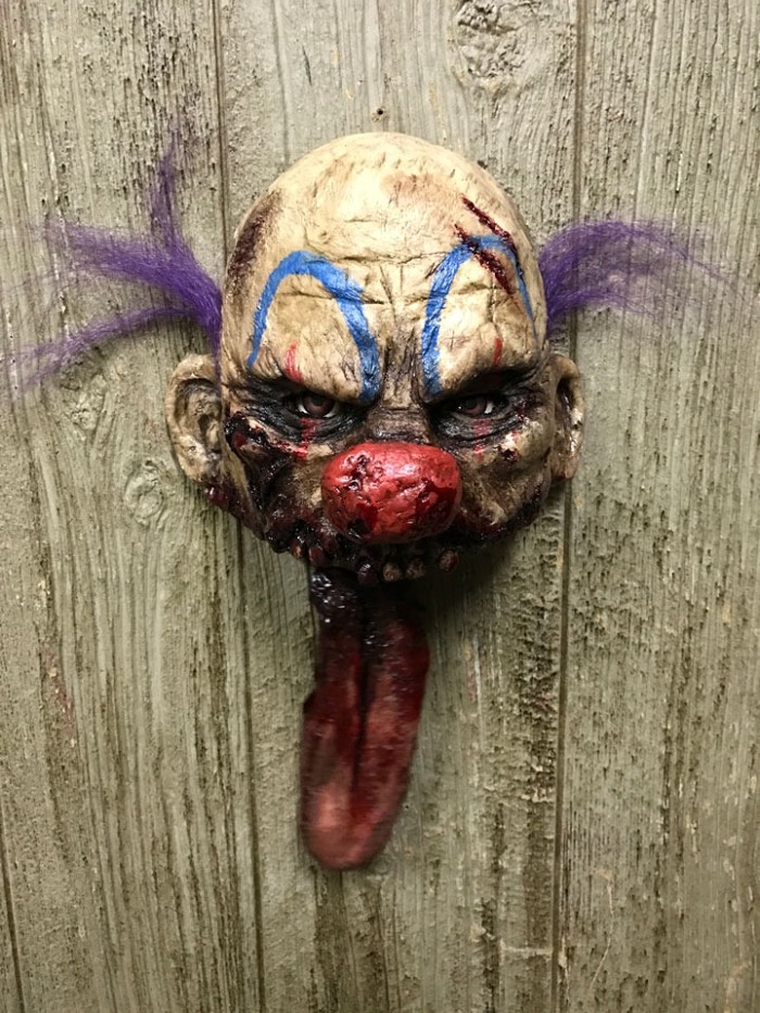 Last Day 49% OFF -Horror Head Swing Clock Wall Decor