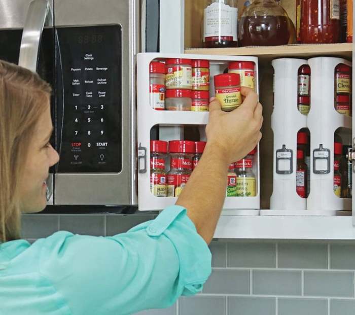 Buy 2 Get 10% Off and Free Shipping - Kitchen Pull-type Rotating Spice Rack