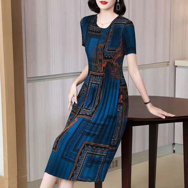 New Fashionable Pleated Dress