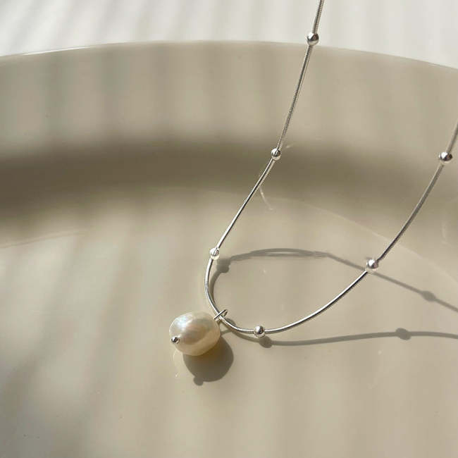 Naomi Silver Pearl Necklace