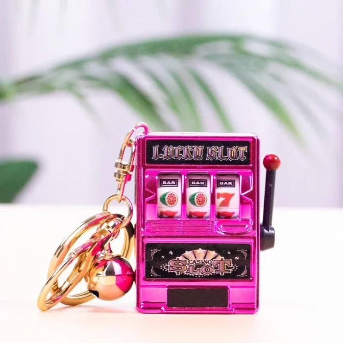 Creative slot fruit machine pendant lottery machine key chain that can be played