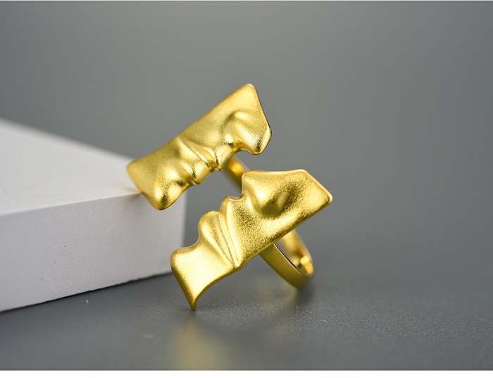 Face to Face Kiss Couple Ring