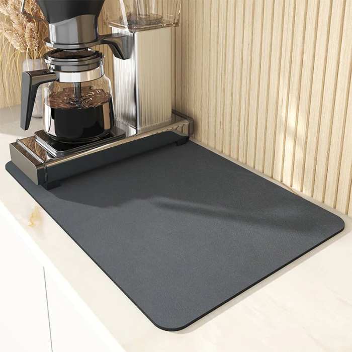 Super absorbent kitchen drying mat
