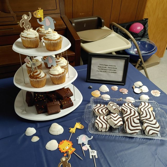 Collapsible 3-Tier Party Tray