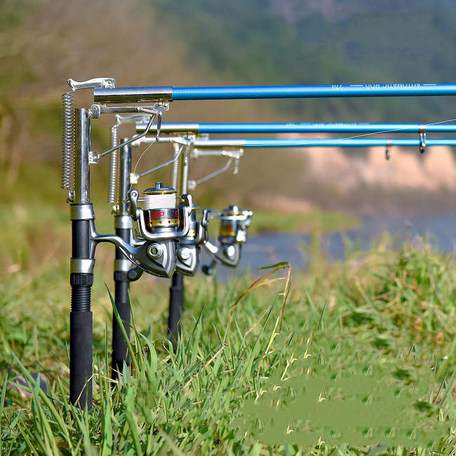 Self-Lifting Fishing Rod with Automatic Casting