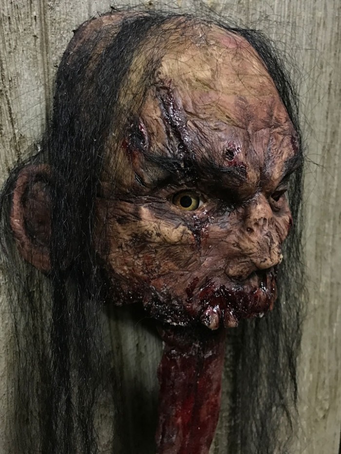 Last Day 49% OFF -Horror Head Swing Clock Wall Decor
