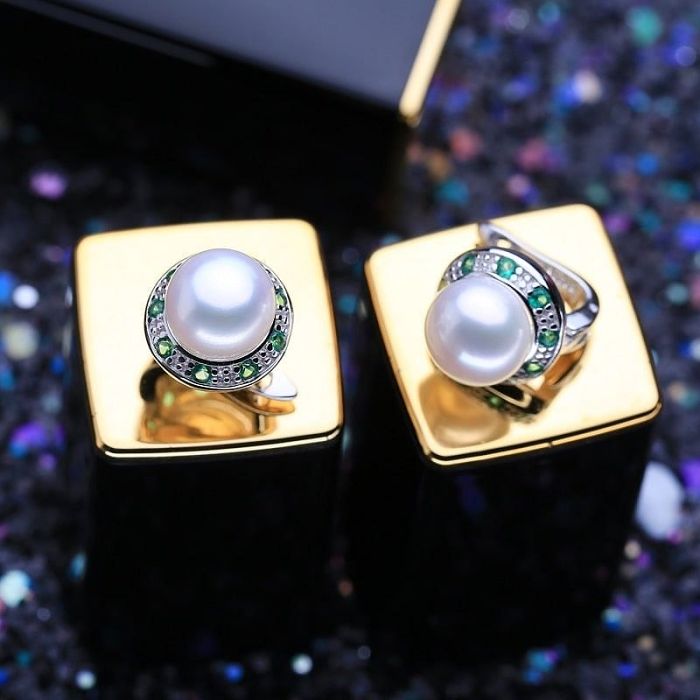 Silver Natural Freshwater Pearl Earring