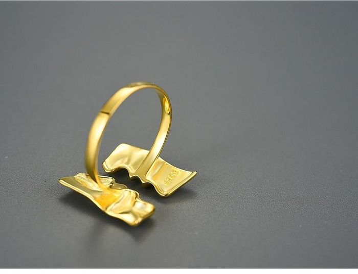 Face to Face Kiss Couple Ring